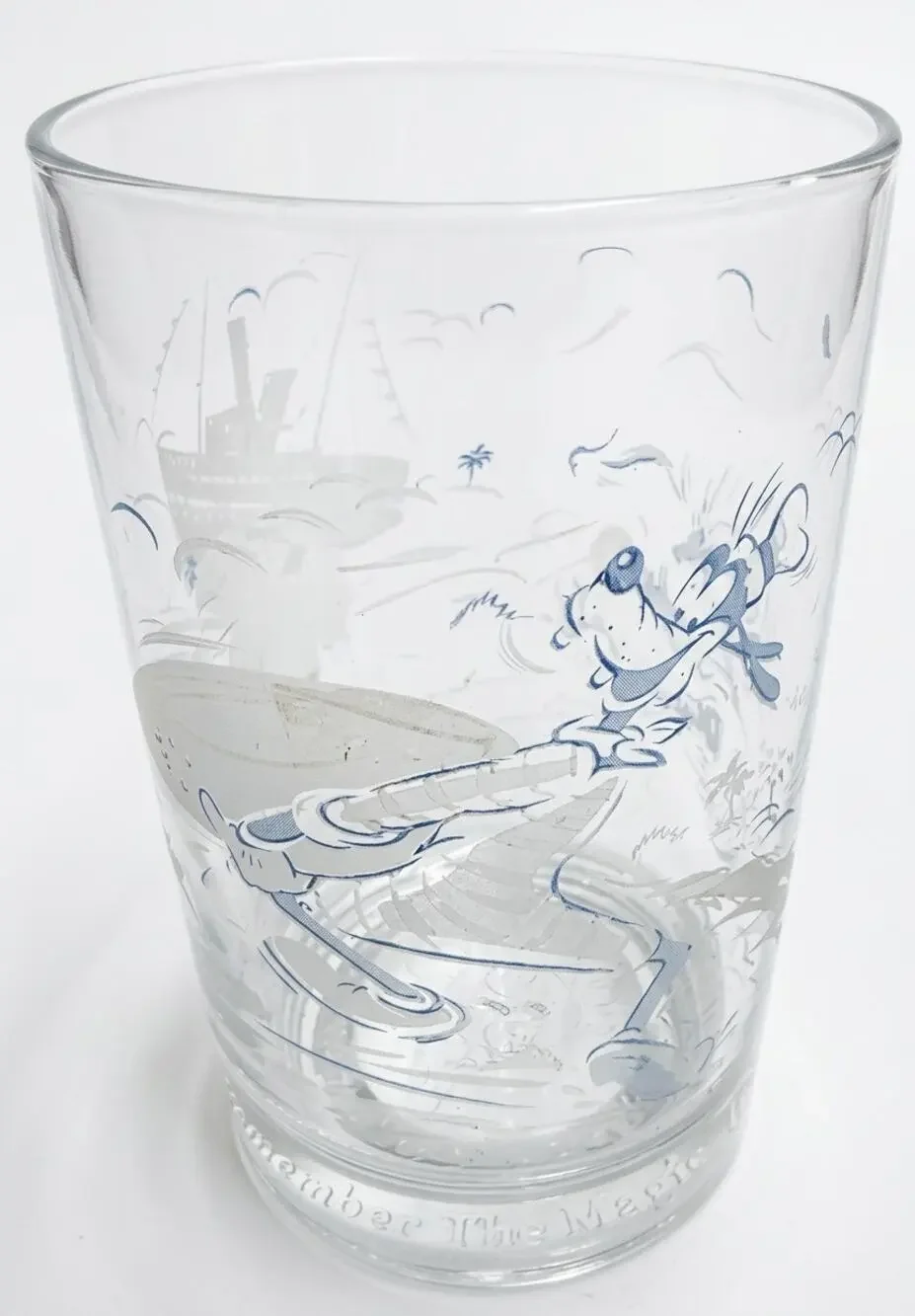 Vintage 1996 Disney World 25th Anniversary Goofy Remember the Magic Glass